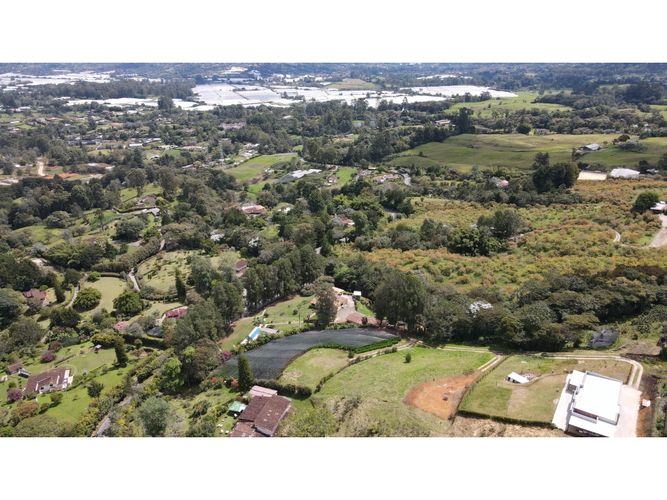 Finca en venta en Lomitas, La Ceja, 715 m² · foto 4 de 24