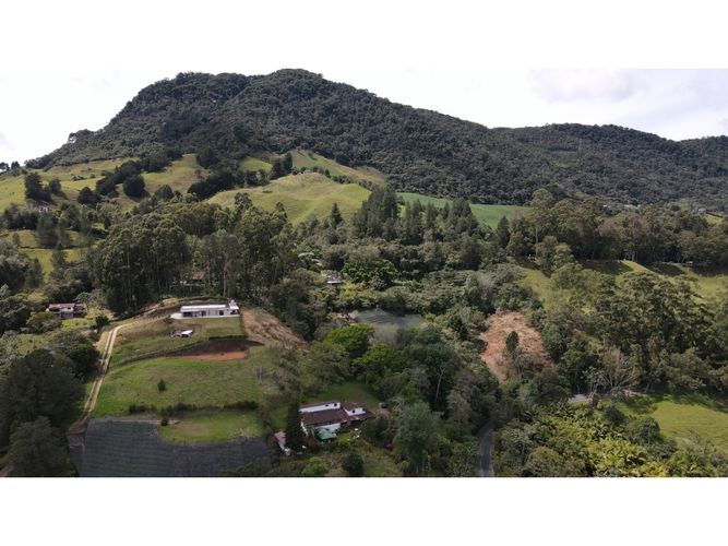 Finca en venta en Lomitas, La Ceja, 715 m² · foto 5 de 24