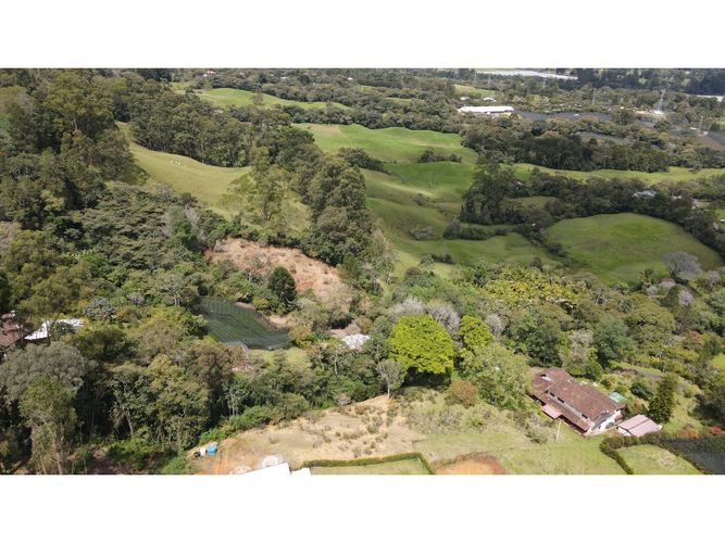 Finca en venta en Lomitas, La Ceja, 715 m² · foto 9 de 24