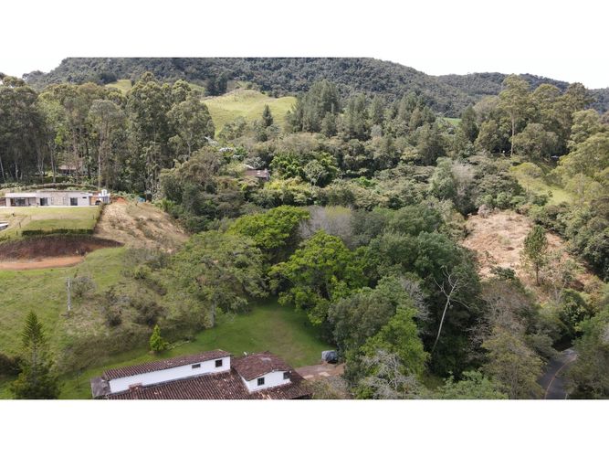 Finca en venta en Lomitas, La Ceja, 715 m² · foto 11 de 24