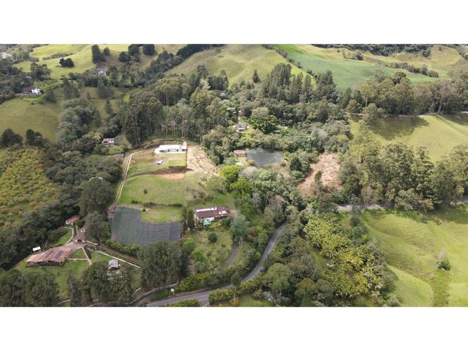 Finca en venta en Lomitas, La Ceja, 715 m² · foto 12 de 24