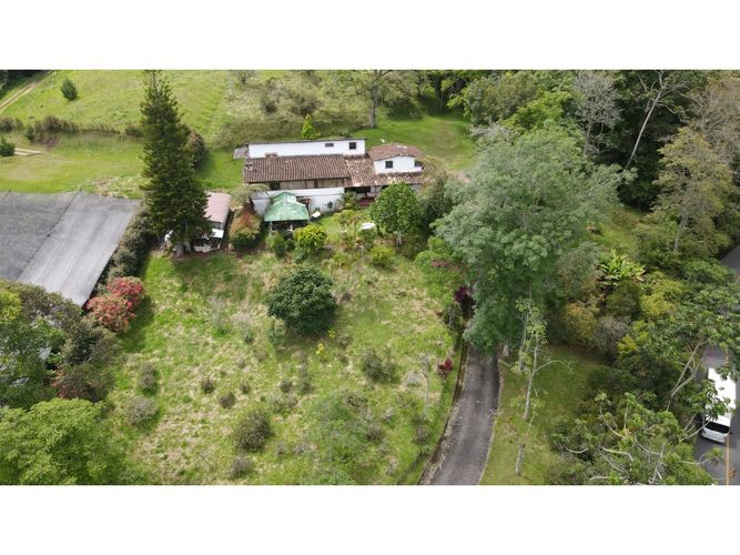 Finca en venta en Lomitas, La Ceja, 715 m² · foto 15 de 24