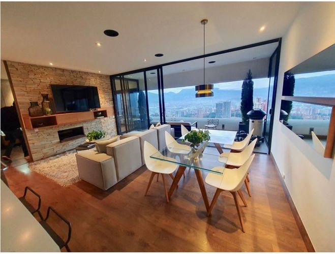 Apartamento de 2 alcobas en venta en El Poblado, Medellín, 129 m² · foto 2 de 15