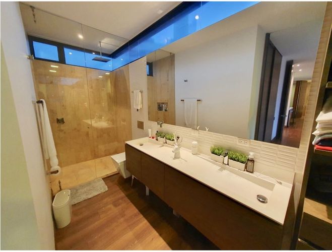Apartamento de 2 alcobas en venta en El Poblado, Medellín, 129 m² · foto 11 de 15