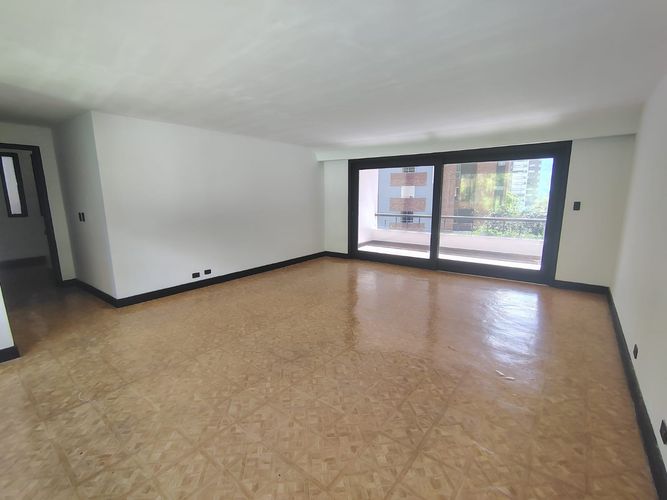 Oficina en arriendo en Castropol, Medellín, 430 m² · foto 2 de 15
