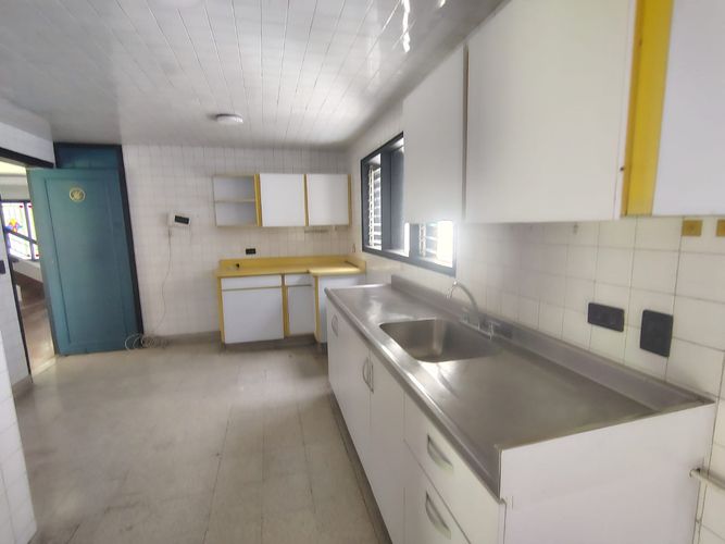 Oficina en arriendo en Castropol, Medellín, 430 m² · foto 8 de 15