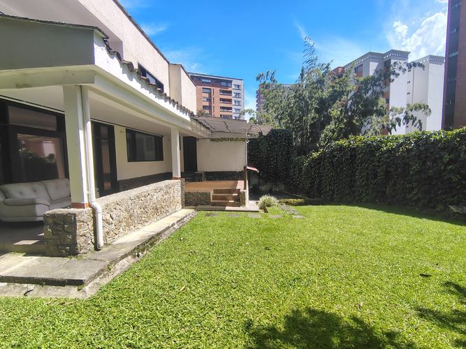 Oficina en venta en El Poblado, Medellín, 680 m² · foto 17 de 20
