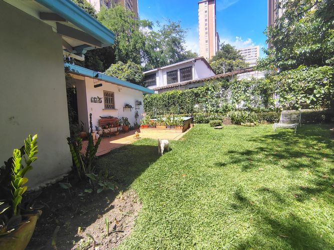 Oficina en venta en El Poblado, Medellín, 680 m² · foto 19 de 20