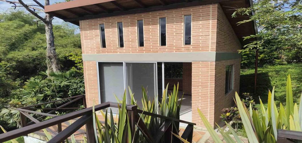 Casa de 6 alcobas en venta en Armenia, 456 m² · foto 2 de 24