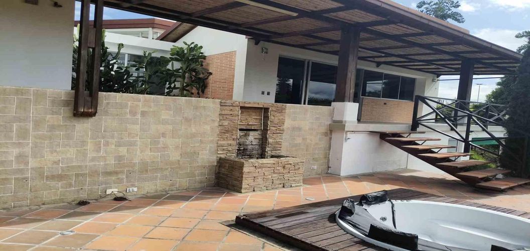 Casa de 6 alcobas en venta en Armenia, 456 m² · foto 9 de 24