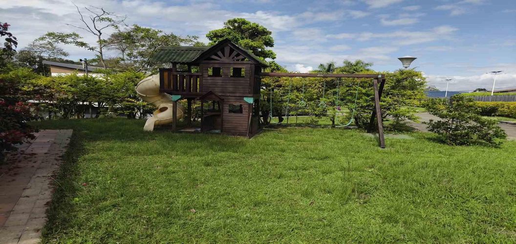 Casa de 6 alcobas en venta en Armenia, 456 m² · foto 10 de 24