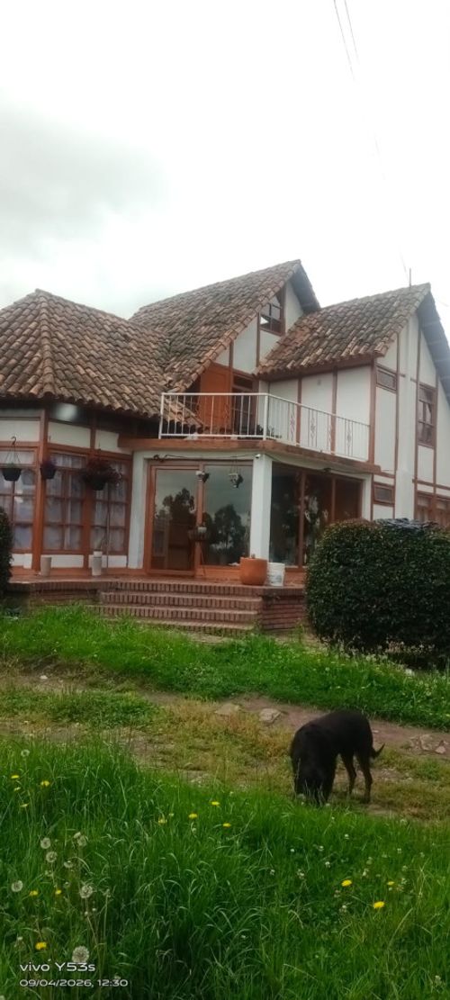 Casa de 8 alcobas en venta en Centro Historico, Chía · foto 2 de 24