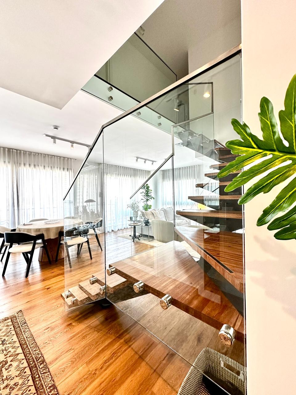 En Alquiler Departamento PREMIUM tipo Dúplex en More del Sol. Ref #VD40C4F