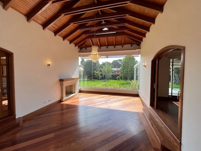 Casa de 4 alcobas en venta en San Simón, Bogotá, 458 m² · foto 2 de 24