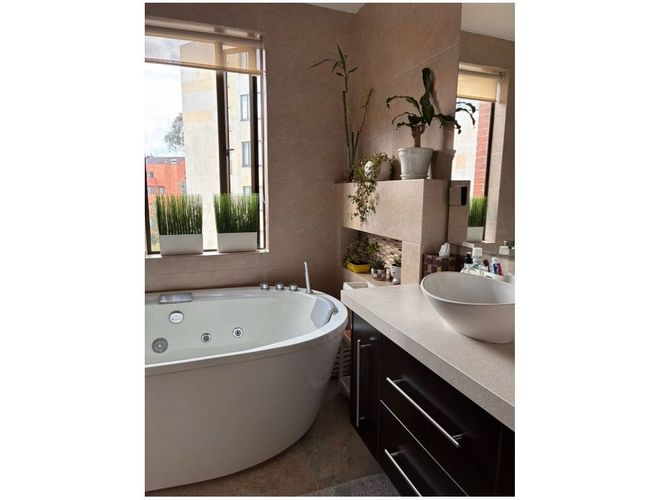 Apartamento de 3 alcobas en venta en Bosque Medina, Bogotá, 189 m² · foto 7 de 16