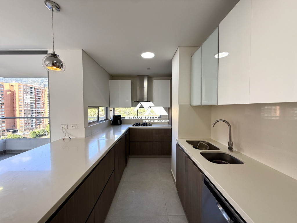 Apartamento en venta en El Poblado, Envigado · foto 2 de 18