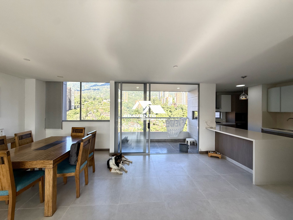 Apartamento en venta en El Poblado, Envigado · foto 3 de 18