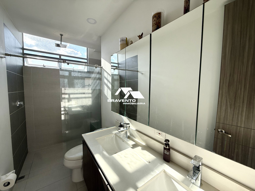 Apartamento en venta en El Poblado, Envigado · foto 10 de 18