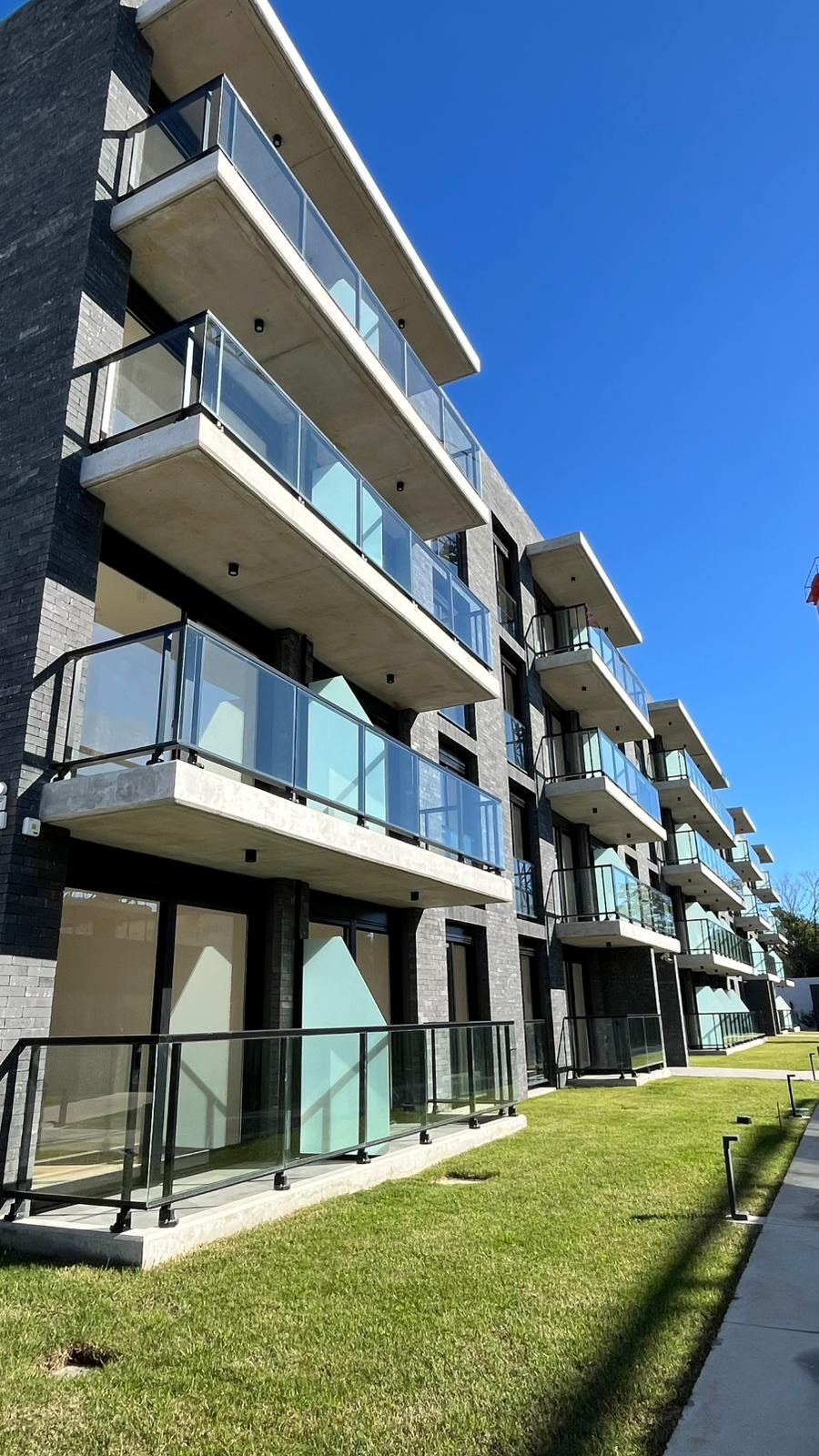 VIVE EN EL PRADO; TU APARTAMENTO NUEVO TE ESPERA
