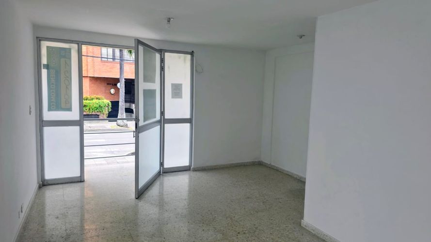 Edificio en venta en Versalles, Cali, 500 m² · foto 2 de 16