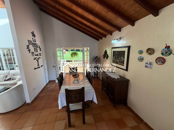 Casa de 4 alcobas en venta en Guatiguara, Piedecuesta, 180 m² · foto 2 de 24