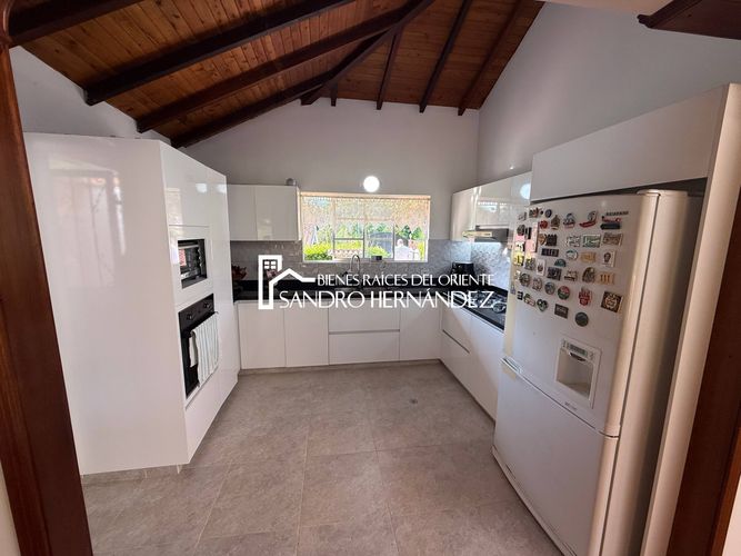 Casa de 4 alcobas en venta en Guatiguara, Piedecuesta, 180 m² · foto 4 de 24