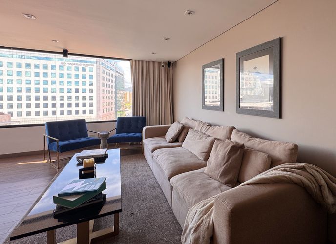 Apartamento de 2 alcobas en venta en Chicó Reservado, Bogotá, 155 m² · foto 3 de 17