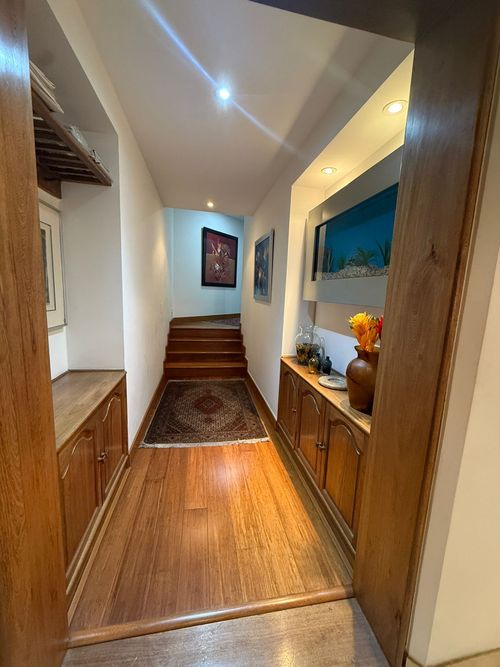 Apartamento de 3 alcobas en venta en Los Rosales, Bogotá, 181 m² · foto 4 de 22