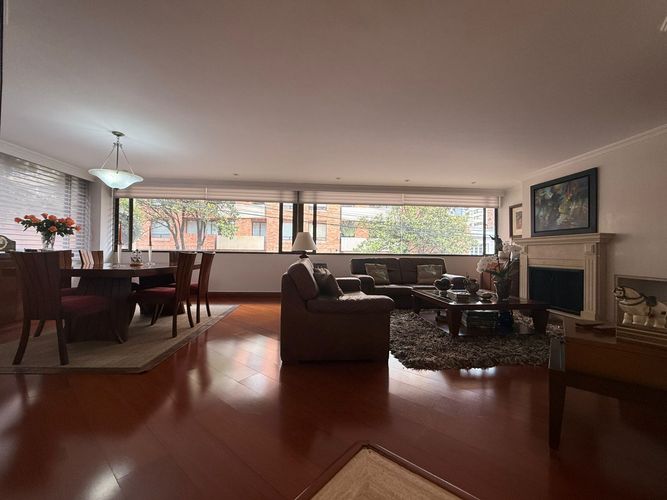Apartamento de 3 alcobas en venta en Los Rosales, Bogotá, 181 m² · foto 7 de 22