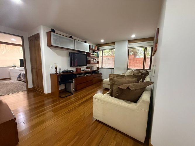 Apartamento de 3 alcobas en venta en Los Rosales, Bogotá, 181 m² · foto 9 de 22