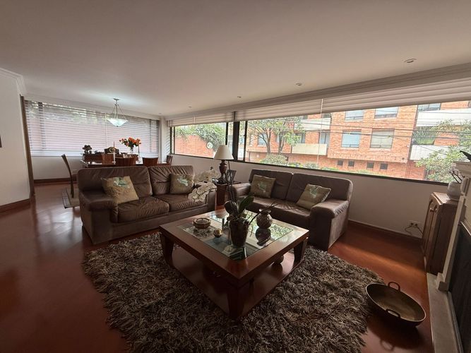 Apartamento de 3 alcobas en venta en Los Rosales, Bogotá, 181 m² · foto 13 de 22