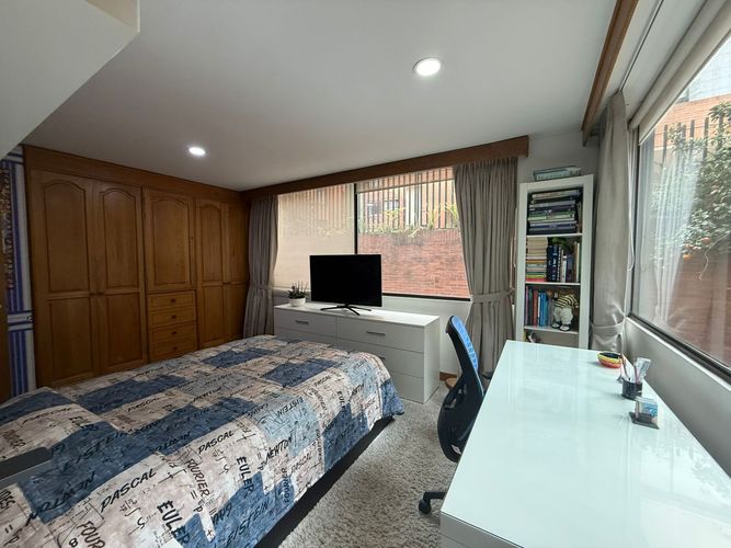 Apartamento de 3 alcobas en venta en Los Rosales, Bogotá, 181 m² · foto 15 de 22