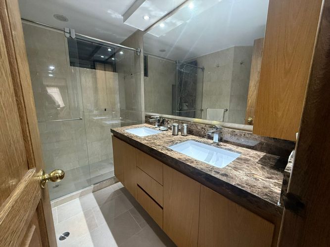Apartamento de 3 alcobas en venta en Los Rosales, Bogotá, 181 m² · foto 17 de 22