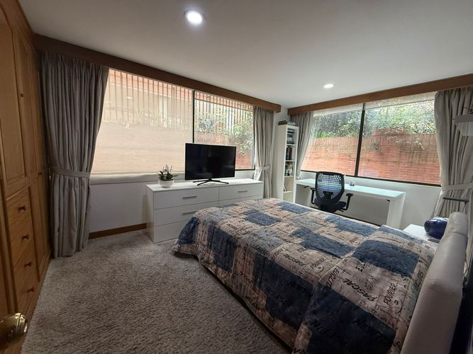 Apartamento de 3 alcobas en venta en Los Rosales, Bogotá, 181 m² · foto 18 de 22