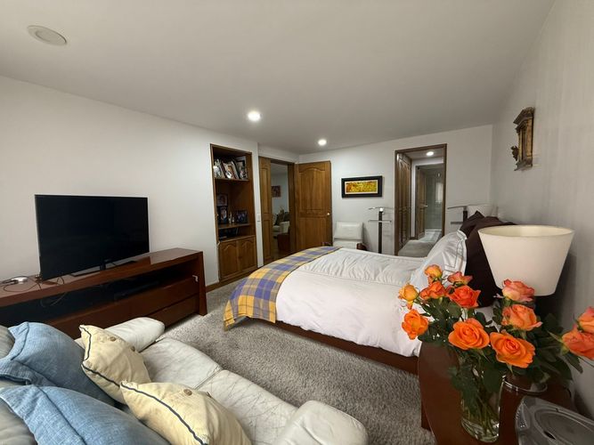 Apartamento de 3 alcobas en venta en Los Rosales, Bogotá, 181 m² · foto 19 de 22