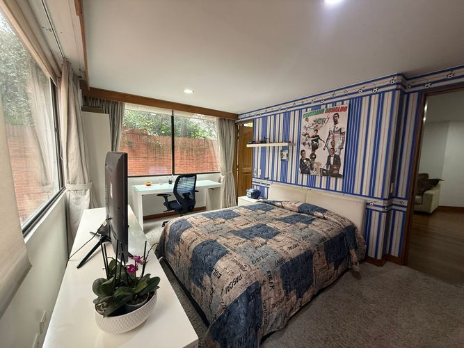 Apartamento de 3 alcobas en venta en Los Rosales, Bogotá, 181 m² · foto 21 de 22