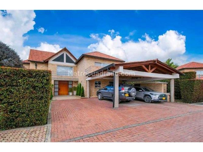 Casa de 3 alcobas en venta en Calahorra, Cajicá, 310 m² · foto 2 de 20