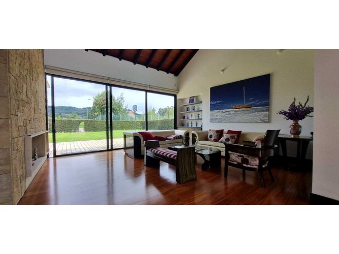 Casa de 3 alcobas en arriendo en Hatogrande, Sopó, 368 m² · foto 8 de 24