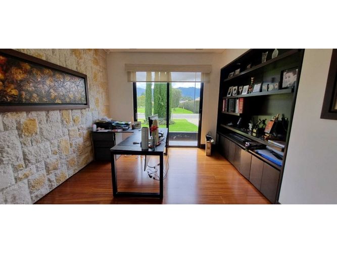 Casa de 3 alcobas en arriendo en Hatogrande, Sopó, 368 m² · foto 9 de 24