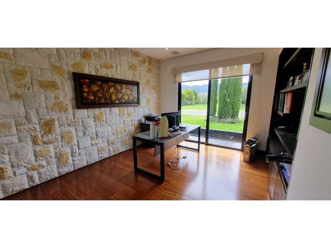 Casa de 3 alcobas en arriendo en Hatogrande, Sopó, 368 m² · foto 10 de 24