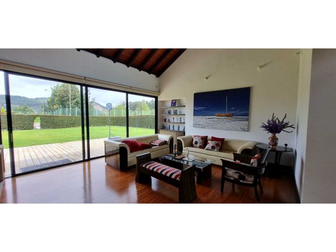 Casa de 3 alcobas en arriendo en Hatogrande, Sopó, 368 m² · foto 11 de 24
