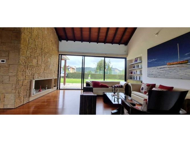 Casa de 3 alcobas en arriendo en Hatogrande, Sopó, 368 m² · foto 13 de 24