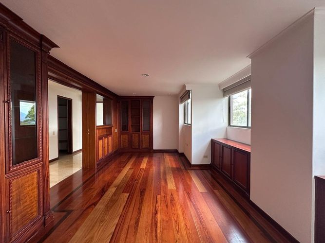 Apartamento de 4 alcobas en arriendo en El Poblado, Medellín, 369 m² · foto 9 de 18