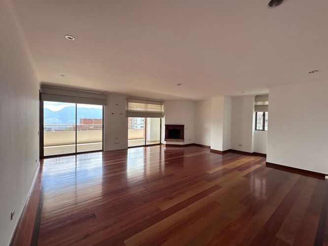 Apartamento de 4 alcobas en arriendo en El Poblado, Medellín, 369 m² · foto 4 de 18