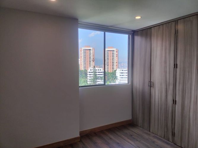 Apartamento de 2 alcobas en arriendo en El Poblado, Medellín, 117 m² · foto 13 de 16