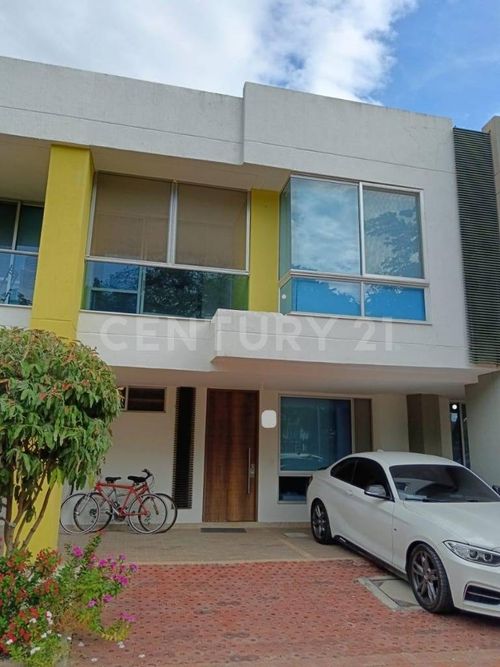 Casa de 3 alcobas en venta en Ricaurte, 120 m² · foto 2 de 20