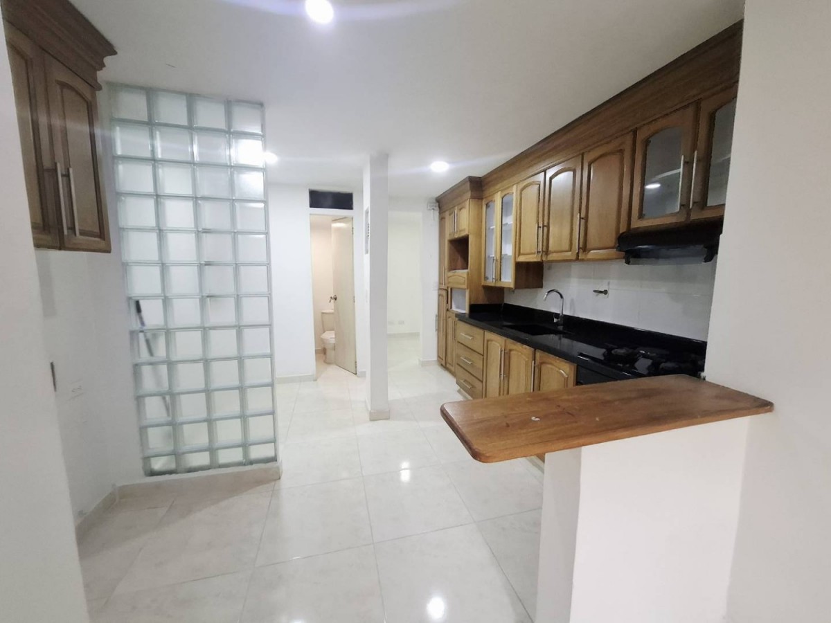 Apartamento en arriendo en El Poblado, Medellín · foto 2 de 24