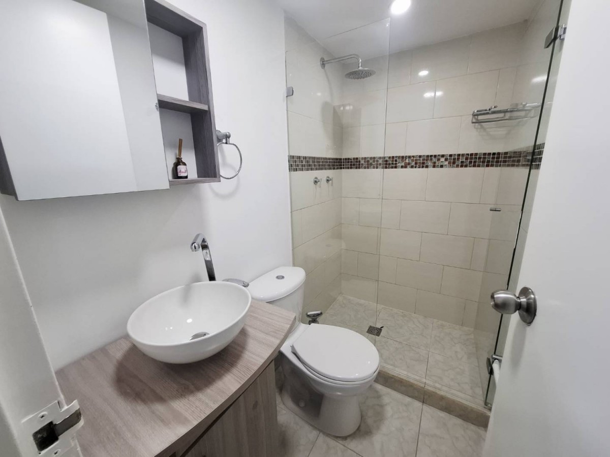 Apartamento en arriendo en El Poblado, Medellín · foto 8 de 24