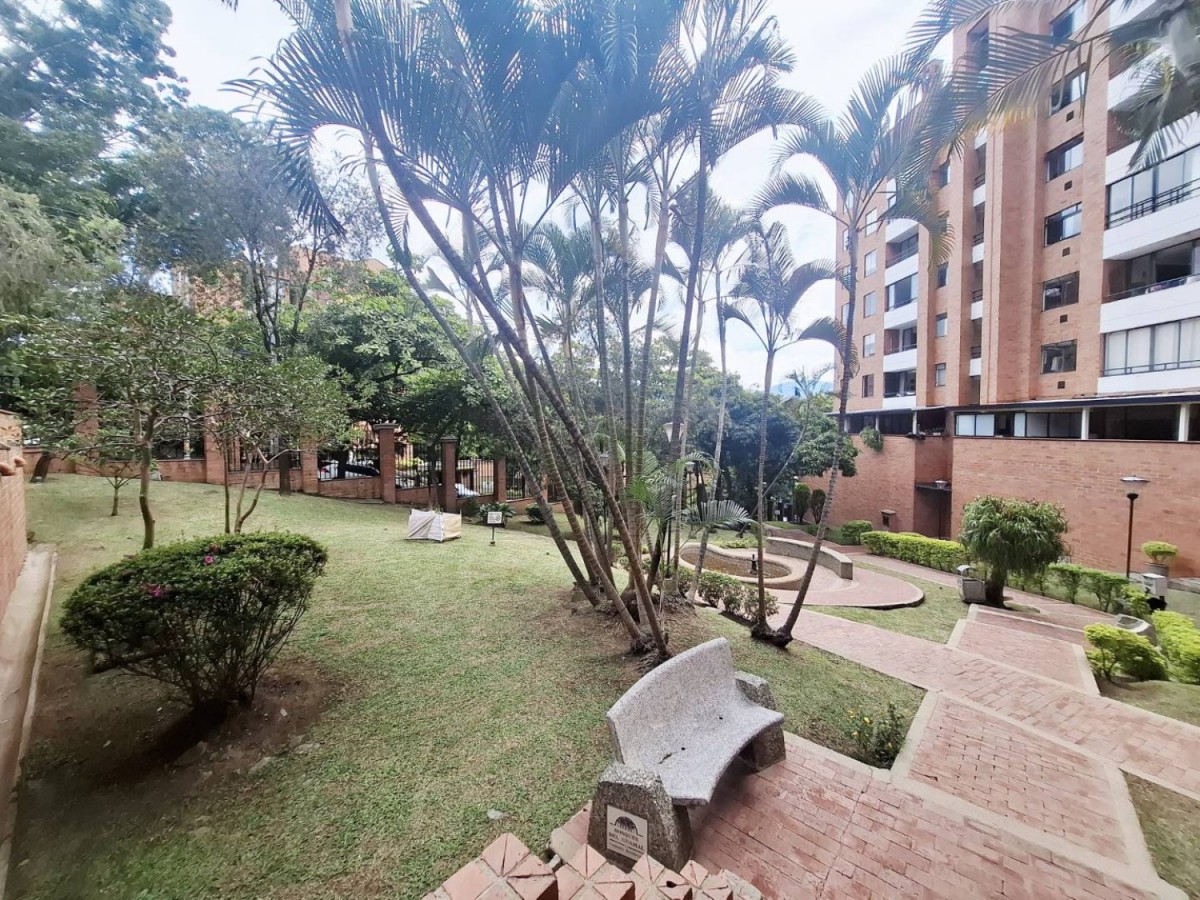 Apartamento en arriendo en El Poblado, Medellín · foto 16 de 24