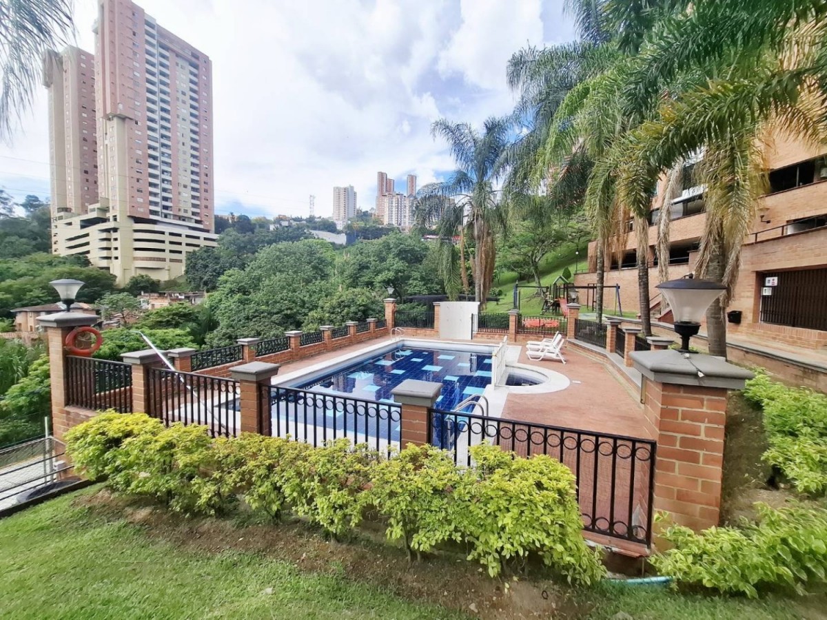 Apartamento en arriendo en El Poblado, Medellín · foto 18 de 24